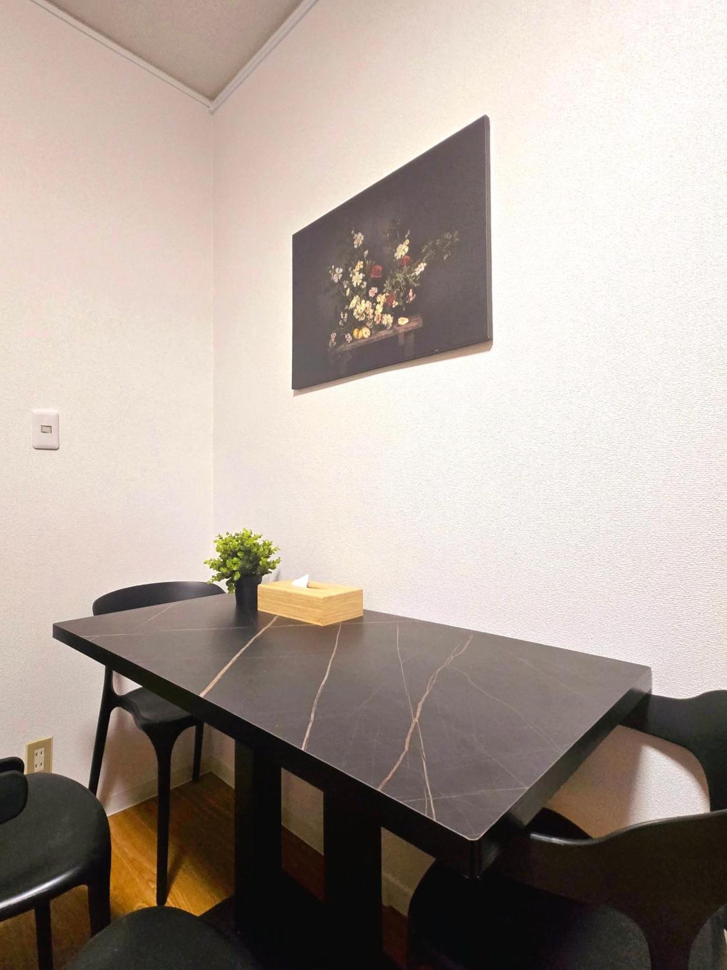 嵐 難波西 民宿 Bed And Breakfast โอซาก้า ภายนอก รูปภาพ